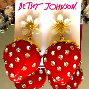 Betsey Johnson Strawberry Earrings🍓